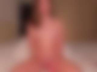 Live cam show with Ellen - Teen (18+) on makecum.org