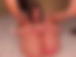 Live cam show with Ellen - Young Adult on luckytryst.com