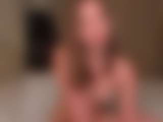 Live cam show with Ellen - Ass Bouncing on eurowanks.com