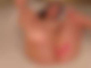 Live cam show with Ellen - White on Hubzter Live | united states