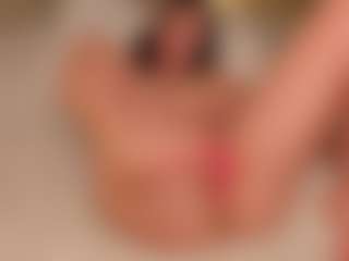Live cam show with Ellen - White on Camsoda | united states