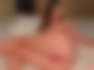 Live cam show with Ellen - Fingering on Camming Site
