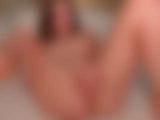 Live cam show with Ellen - Petite Teen (18+) on StripNow