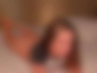 Live cam show with Ellen - Petite Teen (18+) on Dare Cams