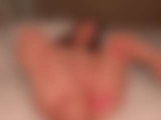 Live cam show with Ellen - Bedroom Teen (18+) on Camsoda