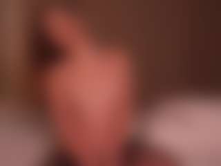 Live cam show with Ellen - Bedroom Teen (18+) on CamSodaAdn