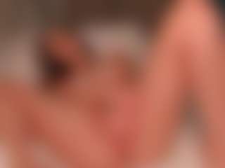 Live cam show with Ellen - Squirt on Camming Site