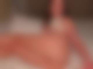 Live cam show with Ellen - Bedroom on madthumbs