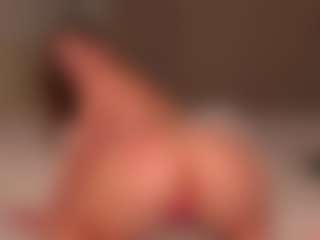 Ellen's Live Sex Cam Show