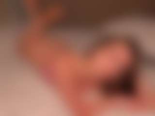Live cam show with Ellen - Fingering Young Adult on Gym Cam Girls