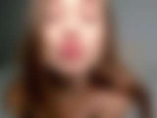 Live cam show with Ellen - Petite on ObeyMaria