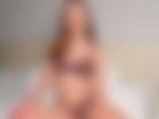 Live cam show with Ellen - Striptease on sexylivex.com