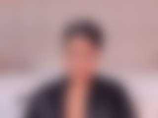 Live cam show with roxanneshelby - Moaning on camwithhim.com