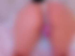 Live cam show with roxanneshelby - Athletic on TeamSkeetLive