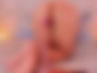 Live cam show with roxanneshelby - Shaved Pussy Curvy on Gym Cam Girls