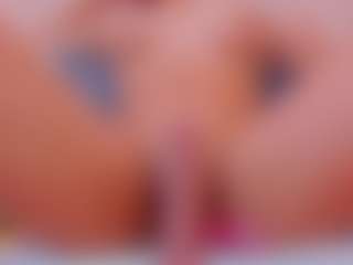 Live cam show with roxanneshelby - Indian Petite on StripNow | colombia