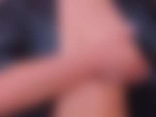 Live cam show with roxanneshelby - Moaning on StripNow