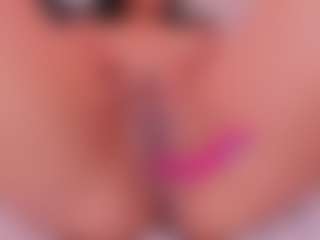 Live cam show with roxanneshelby - Squirt on intimatelivegirls.com