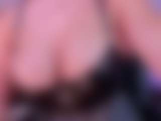 Live cam show with ViolettCastel - Glasses on Soda Cam