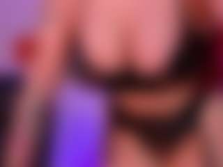 Live cam show with ViolettCastel - Red Hair on AdultVida.com