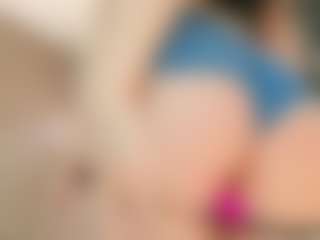 Live cam show with Celia - Striptease on Camsoda