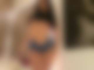 Live cam show with Celia - Shaved on Camsoda