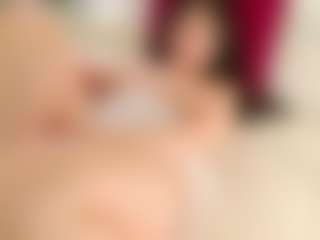 Live cam show with Celia - Big Ass on Chatstar