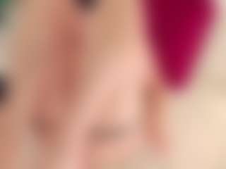 Live cam show with Celia - Athletic Shaved Pussy on Camsoda