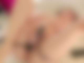 Live cam show with Celia - Oil on eurowanks.com