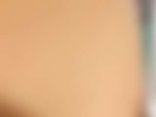 Live cam show with Celia - Bedroom on Camming Site