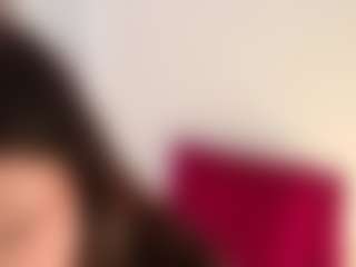 Live cam show with Celia - Athletic Teen (18+) on Stripli.com