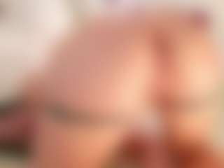 Live cam show with Celia - Big Tits on 1on1-livenow