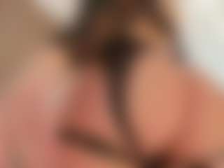 Live cam show with Celia - Athletic College on Uber Horny