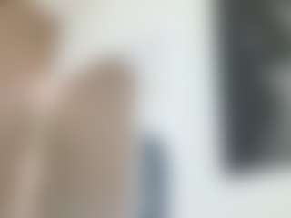 Live cam show with Celia - Athletic Young Adult on Hubzter Live