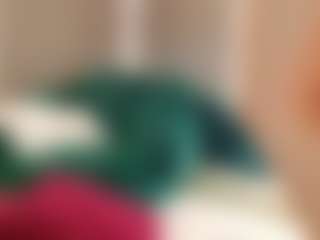 Live cam show with Celia - Young Adult on CamClone