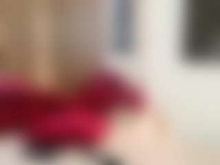 Live cam show with Celia - Oil on crypto-cams