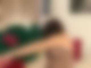 Live cam show with Celia - Athletic Public on StripNow