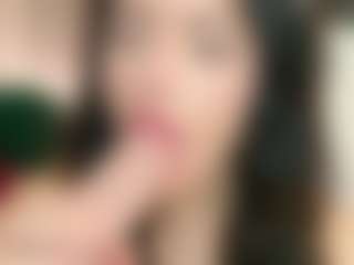 Live cam show with Celia - Strip on Big Tits