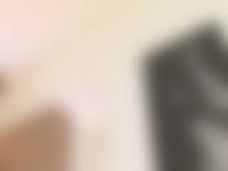 Live cam show with Celia - Dildo Or Vibrator on SmokeAndPoke