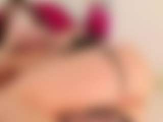 Live cam show with Celia - Blowjob on Milfs Live