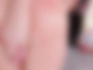 Emmajonees's Live Sex Cam Show