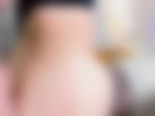 Live cam show with Emmajonees - HD on dropp.cam