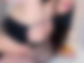Live cam show with Emmajonees - White on Livezox | colombia