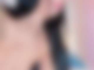 Emmajonees's Live Sex Cam Show