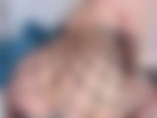 Live cam show with Emmajonees - Tease on Camsoda