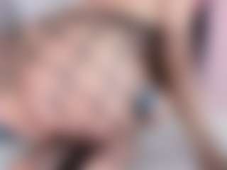 Live cam show with Emmajonees - Tease on Camsoda