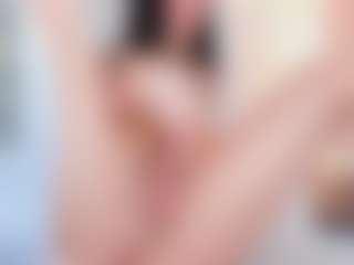 Live cam show with Emmajonees - Average on Camiplay Live