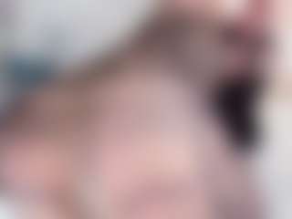 Emmajonees's Live Sex Cam Show