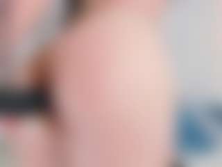 Live cam show with Emmajonees - Tease on Camsoda
