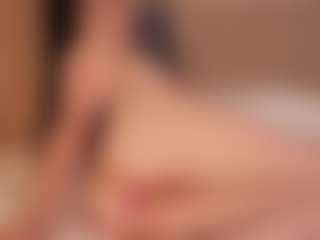 Live cam show with Hi I'm Anna Gabor - Public MILF on Chatstar